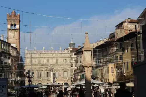 Piazza delle Erbe Piazza delle Erbe em Verona
