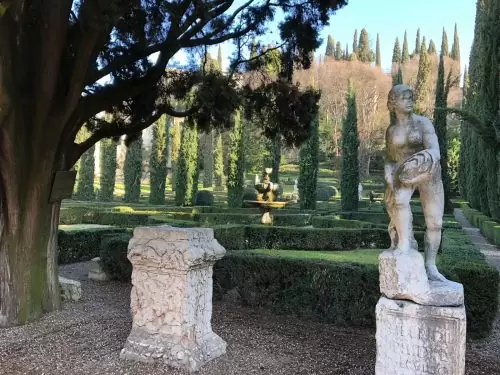 Giardino Giusti Obras de arte e jardim do Giardino Giusti