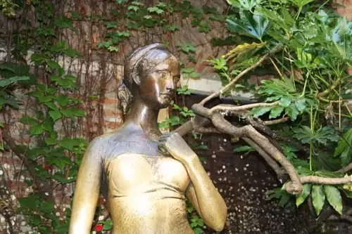 Estátua da Julieta Estátua da Julieta
