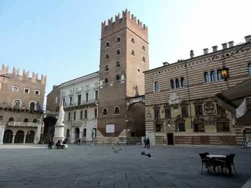 Piazza dei Signori em Verona Piazza dei Signori