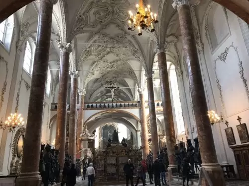 Igreja Imperial de Innsbruck Interior da Igreja Imperial