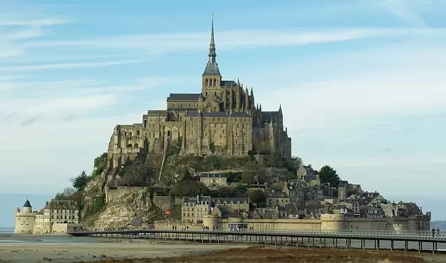 Vista da montanha do Monte Saint-Michel Vista da montanha do Monte Saint-Michel
