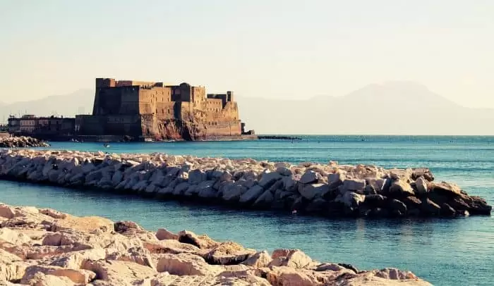 Como é o Castelo dell'Ovo Como é o Castelo dell'Ovo