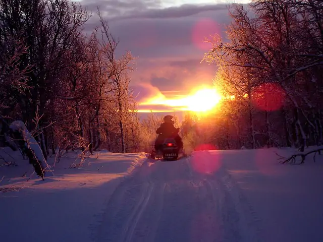 Snowmobile courchevel